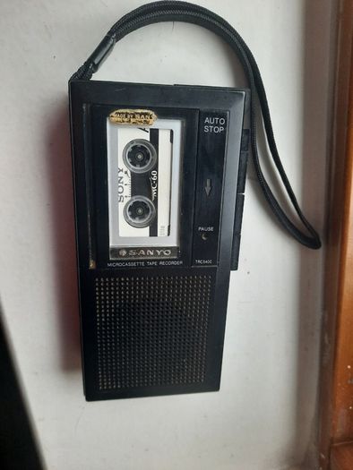 Tape / cassette  voice recorder / dictation machine / player