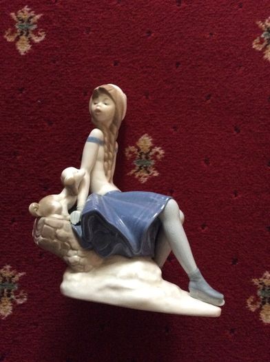 Beautiful glossy 10" girl with ice skates & with puppy ornament  Zaphir/lladro