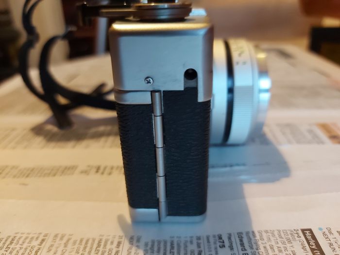 Canon Canonet 28 film camera and carrying case in very good cosmetic condition