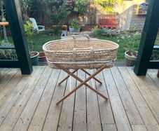Moses Basket with 2 stands