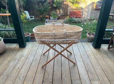 Moses Basket with 2 stands