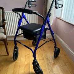 Lightweight four wheel Rollator