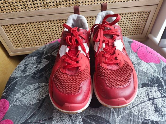 ECCO trainers
