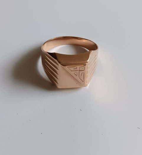 man gold ring