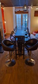 Kitchen Bar/ Dining