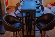 Kitchen Bar/ Dining
