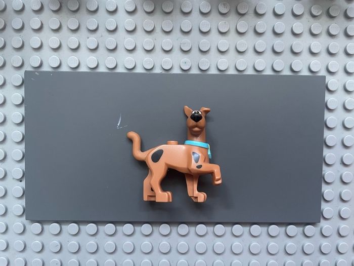 lego scooby doo 21042pb01c01 Dog, Great Dane Scooby-Doo Walking with Medium Azure Collar Pattern