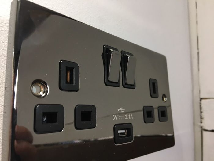 Black Nickel Twin Switched Sockets with USB Port
