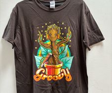 Groovy Groot T-Shirt size M