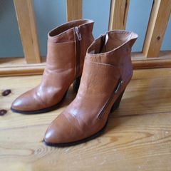 Size 4 Amy Huberman Burbon Boots