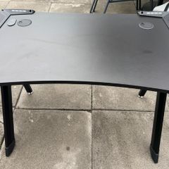 Gaming table