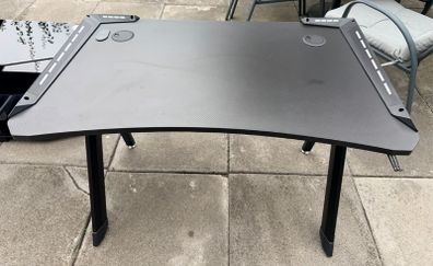 Gaming table