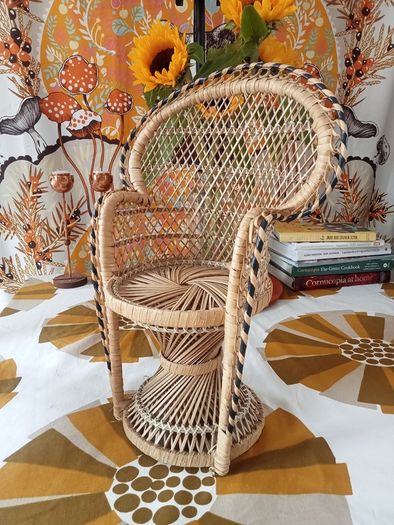 Wicker plant stand / peacock chair for dolls