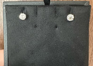 Pair of brilliant diamond earrings - total carat .82