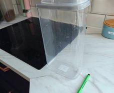 Food storage container
