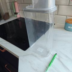 Food storage container