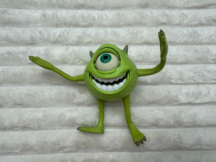 2002 Mike Wazowski approx. 13 cm. McDonald's Disney Monsters Inc CAN'T STAND Used Please see photos