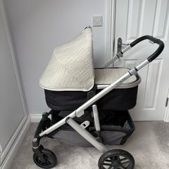 UPPAbaby Vista V2 Pushchair & Carrycot Bundle | Sierra plus mamas and papas footmuff