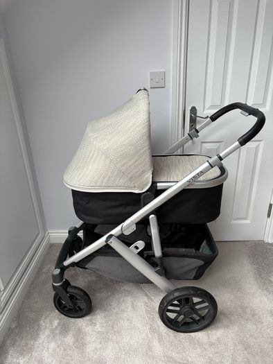 UPPAbaby Vista V2 Pushchair & Carrycot Bundle | Sierra plus mamas and papas footmuff