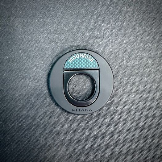 iPhone 17 Pro Max and carbon cover PITAKA and PITAKA MagSafe Phone Grip