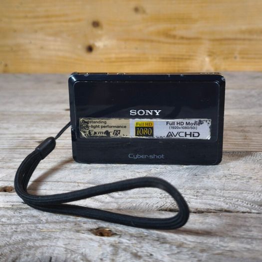 SONY Cybershot DSC-TX7 Digital Camera 10.2MP 4x Optical Zoom + 1GB SD + Case