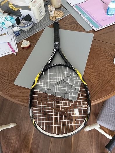 Tennis racket dunlop yonex