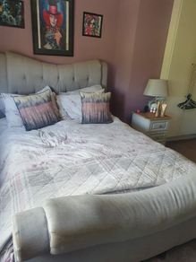 queen size bed