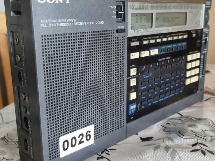 Sony ICF-2001D World Band Radio Tuner Receiver FM LW MW SW, working good.
