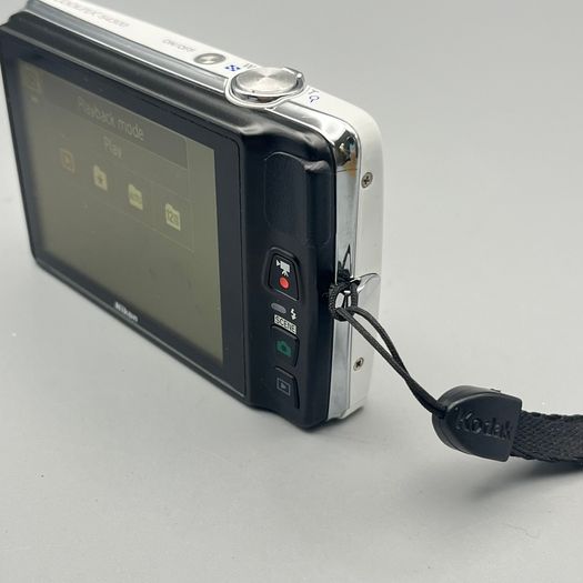 Nikon Coolpix S4300 16MP Digital Camera White Touchscreen - Full Kit