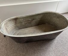 Antique zinc bath