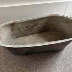 Antique zinc bath