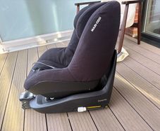 Maxi-Cosi Baby Car Seat with ISOFIX Base  Black