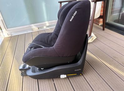 Maxi-Cosi Baby Car Seat with ISOFIX Base  Black