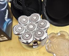 Qiman 8800 Pro shaver