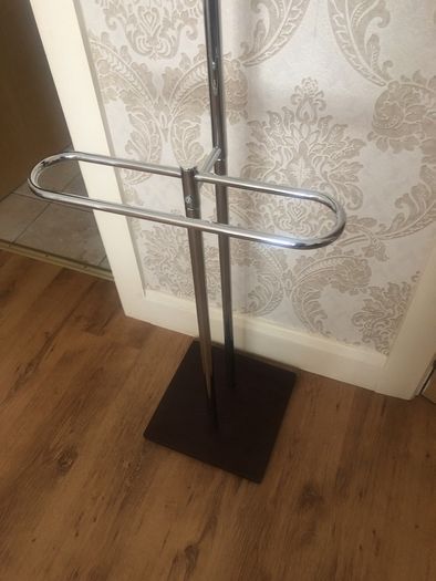 Suit Stand