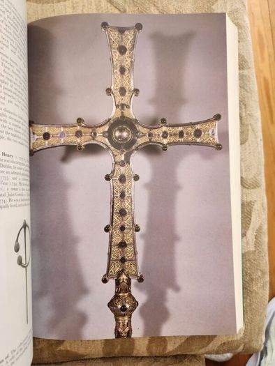 Ireland. A Cultural Encyclopedia Edited By Brian De Breffny. 328 Illusions. 20 In Colour. First Edition Large Volume Hardback With Dustjacket In Good Condition.