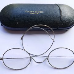 Antique eye wear Glasses, TEATES and SON DUBLIN authentic, 1920s , original Glasses case