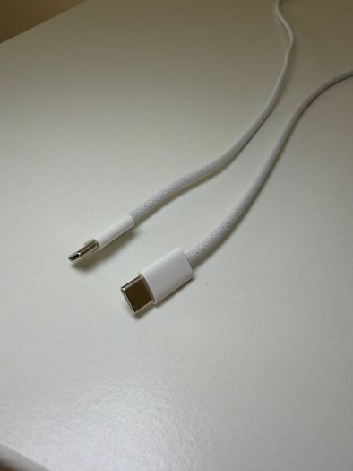 Apple 20 W USB Type-C Power Adapter
