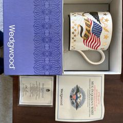 Super rare  Wedgwood commemorative mug produced in 1976 to celebrate the American Bicentennial of Independence, designed by Richard Guyatt