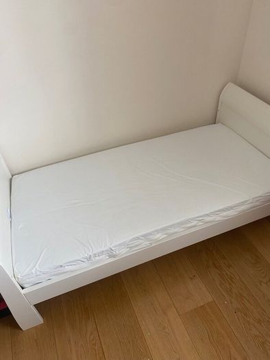 Cot bed