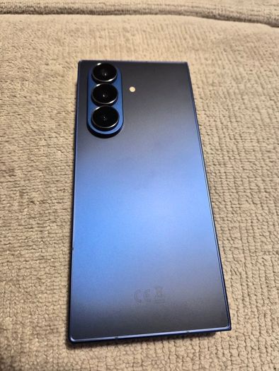 Samsung Galaxy Fold 7 512GB - Like New, 1 year old - 12 mth Samsung Waranty - Blue color