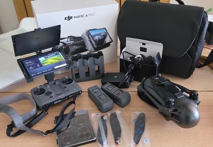 Mavic 4 pro Content creator like new under warranty