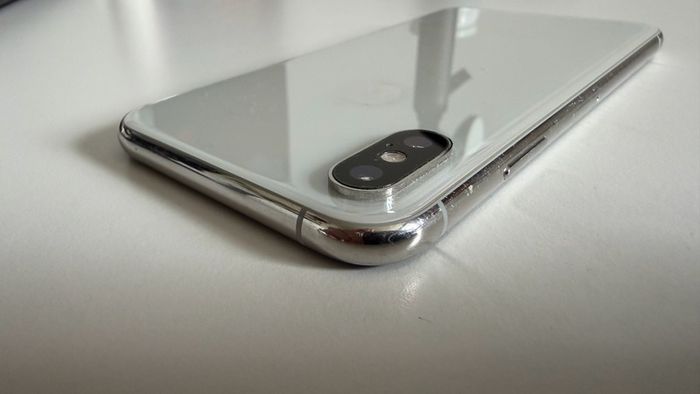 iPhone XS 64GB Silver White, SIM free, unlocked.