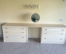 2 x bedroom unit with dressing table and mirror