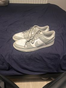 White Nike dunks