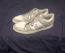 White Nike dunks