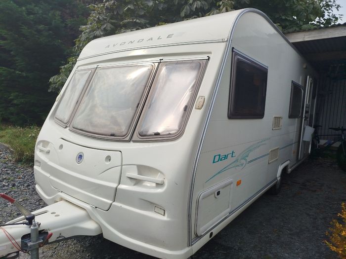 Avondale Dart 556-6 berth Caravan with Full awning.