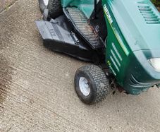 Craftsman lt1000 ride on  lawnmower