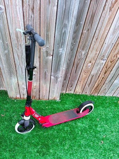 TWO OXELO MID 9 Scooters, Very Good Condition