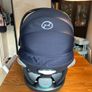 Cybex car seat with isofix base Image 3